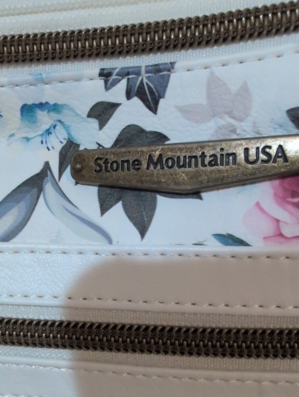 Stone Mountain Crossbody White And Pink Floral Print Vegan - Picture 2 of 14
